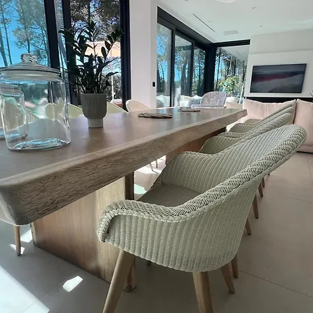 فيلة Palmgreen Avec Piscine, Face A La *